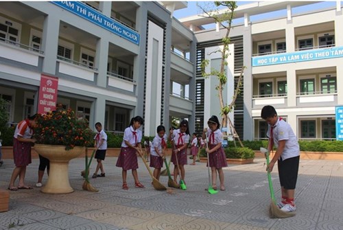 Phát động phong trào vệ sinh môi trường trong trường học năm 2016